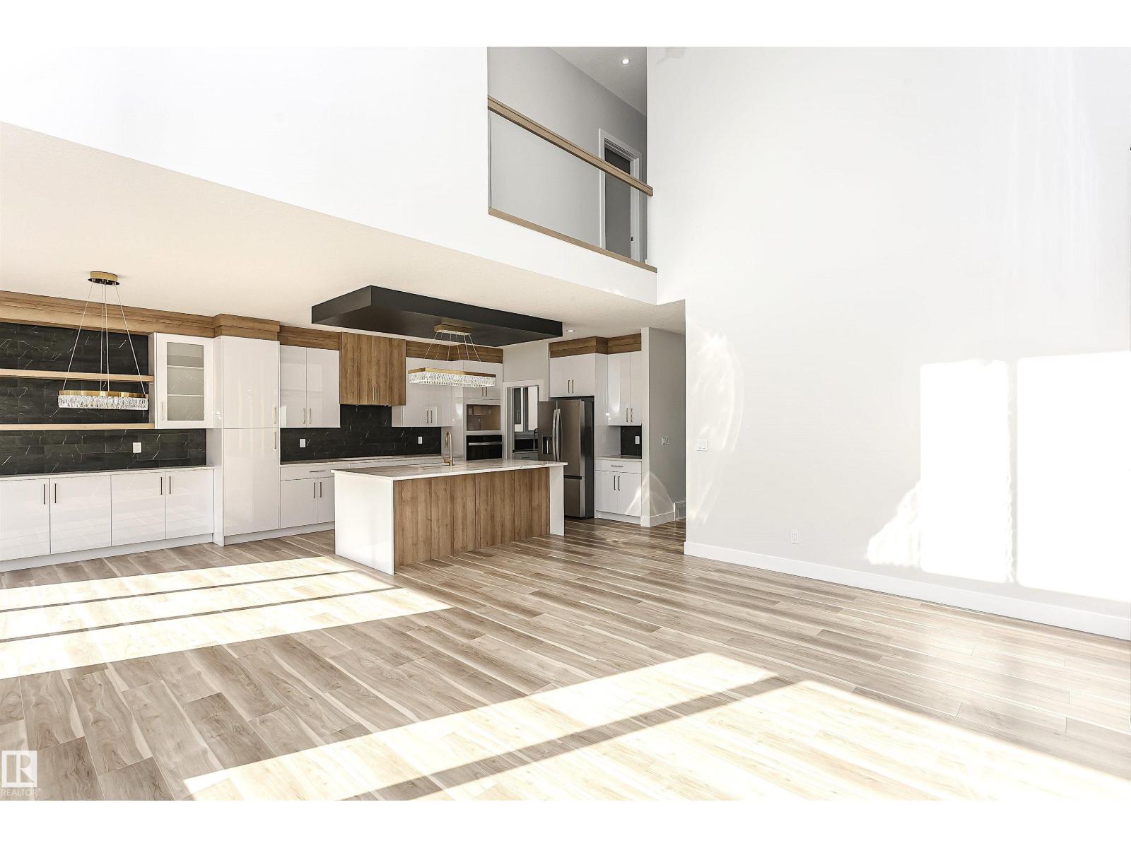 Property at 1723 19 ST NW image 4