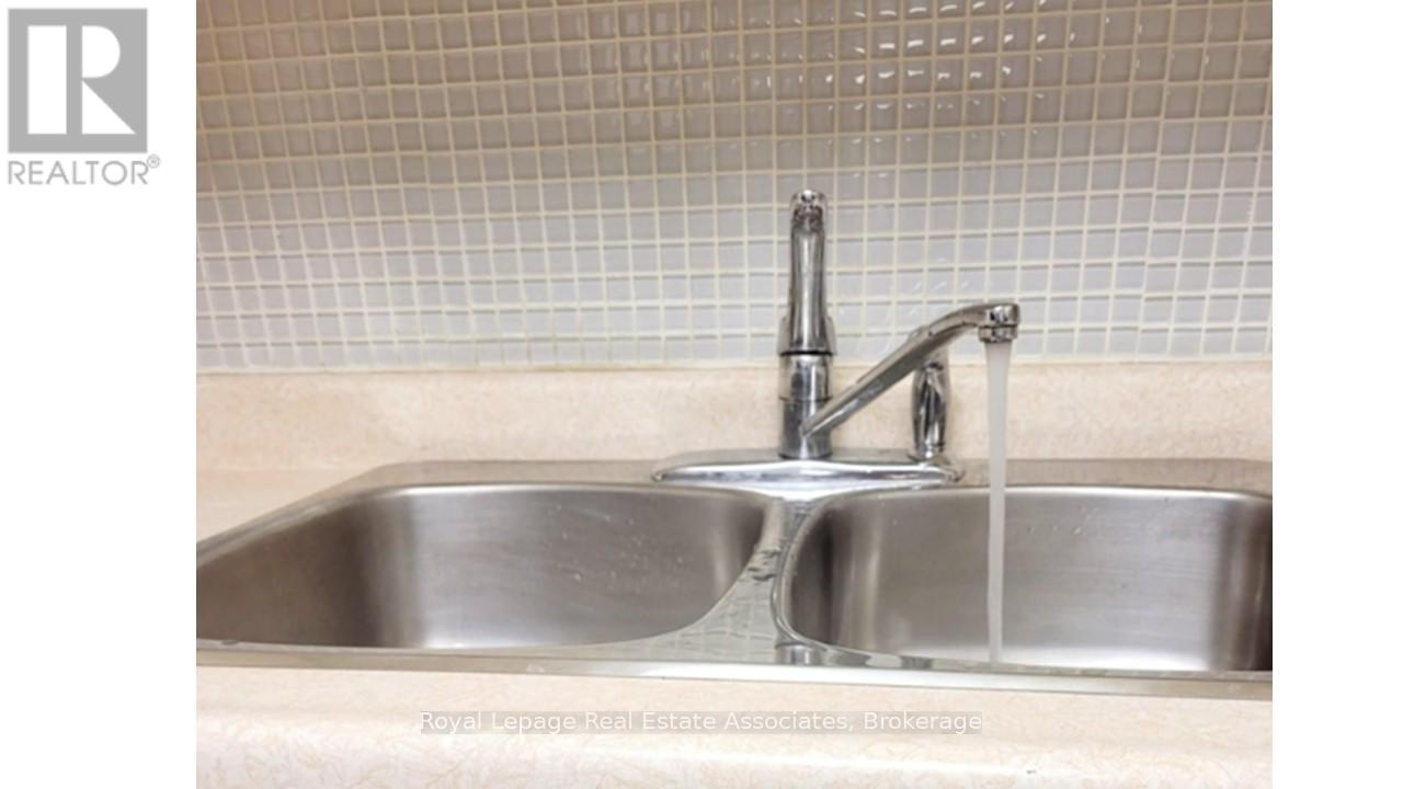 404 - 25 Agnes Street, Mississauga, Ontario  L5B 3X7 - Photo 13 - W12356179