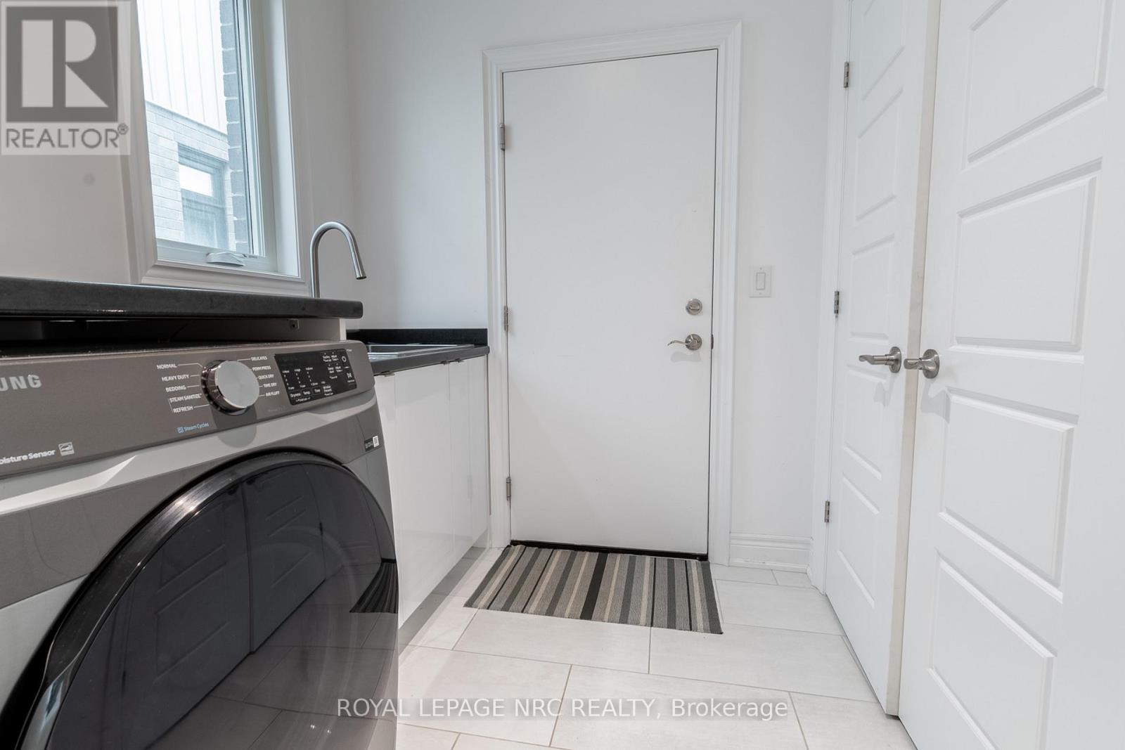 8945 Emily Boulevard, Niagara Falls, Ontario  L2H 3T1 - Photo 23 - X12356197