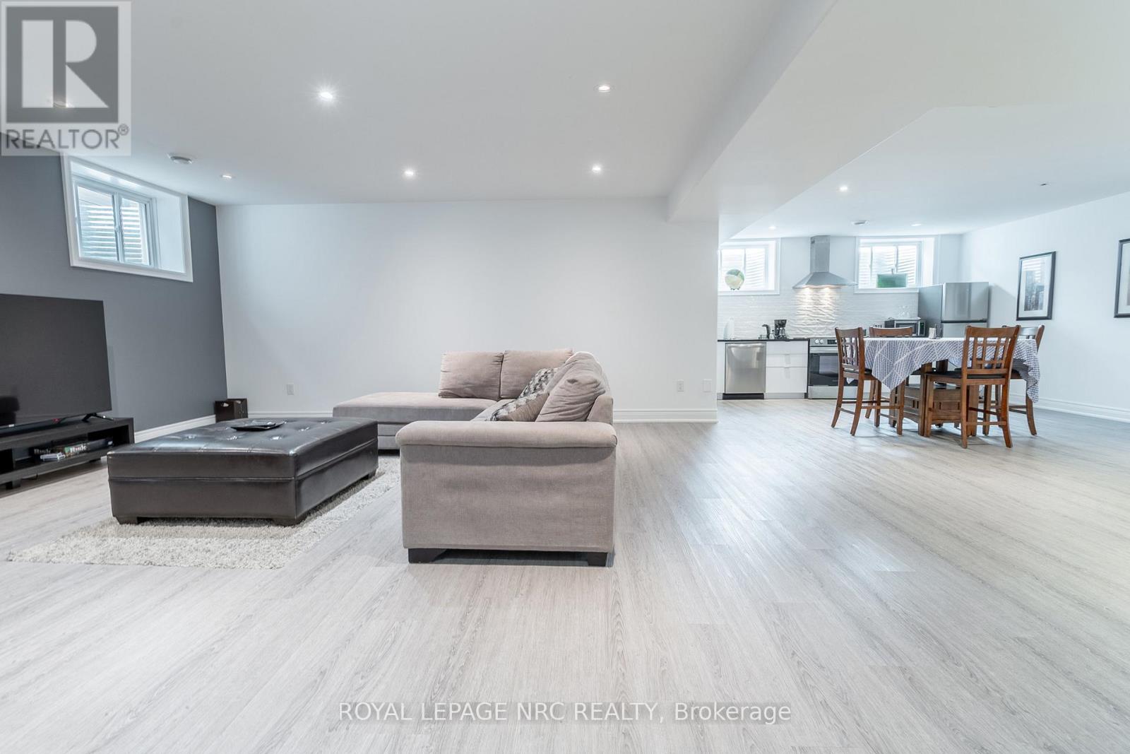 8945 Emily Boulevard, Niagara Falls, Ontario  L2H 3T1 - Photo 38 - X12356197