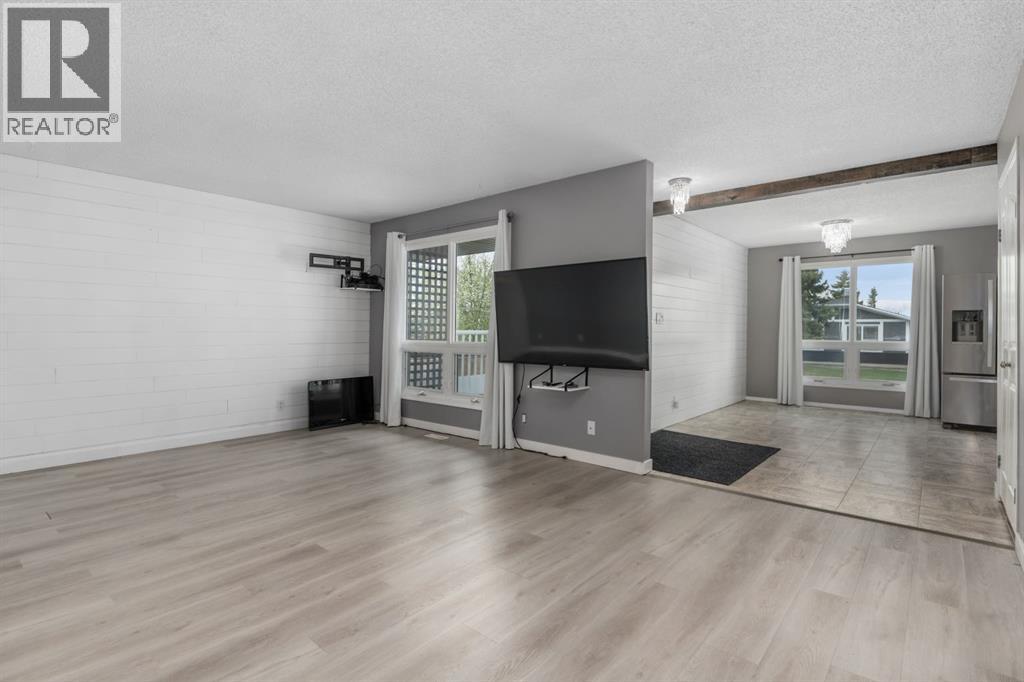 Property at 113 Thorson Crescent image 4