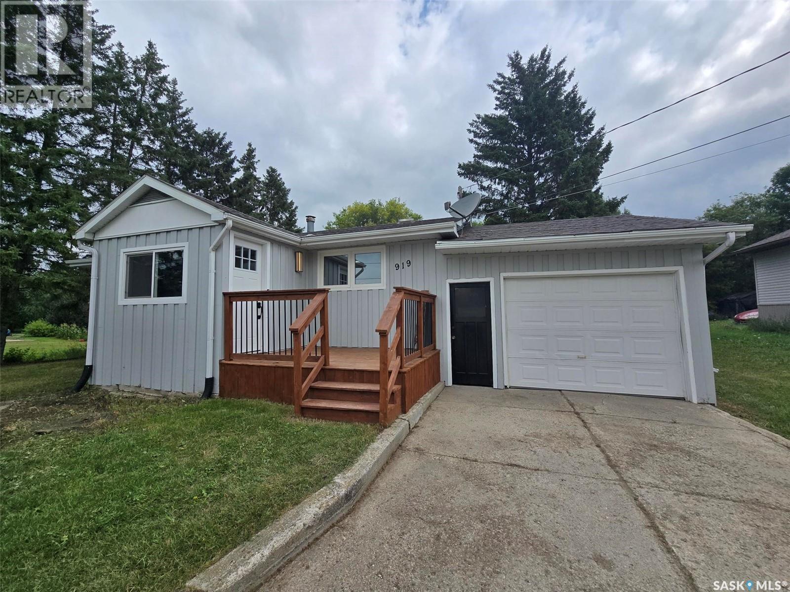 Property at 919 Southesk STREET image 1