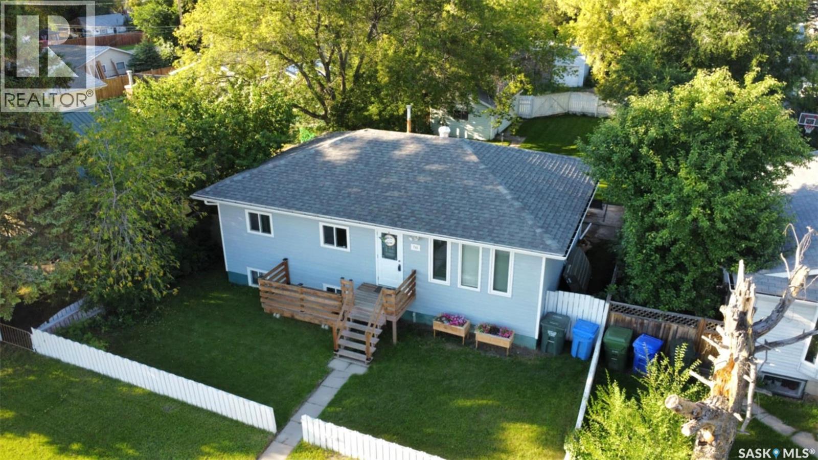 718 6th Street E, Prince Albert, Saskatchewan  S6V 0M8 - Photo 1 - SK016251
