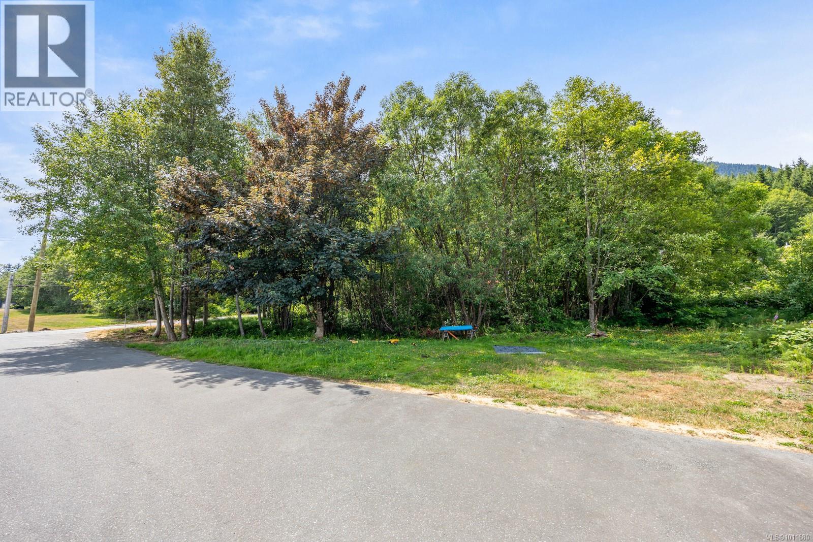 581 Macmillan Dr, Sayward, British Columbia  V0P 1R0 - Photo 5 - 1011680