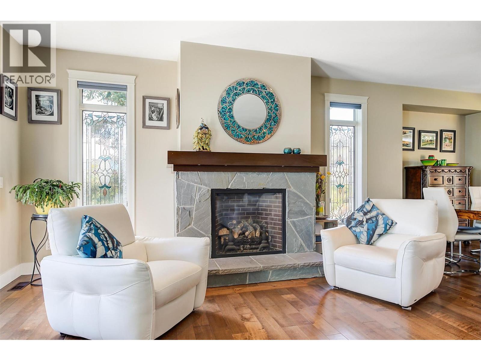Property at 6148 Lipsett Avenue image 4
