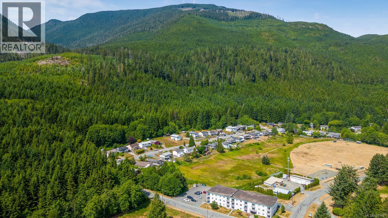 581 Macmillan Dr, Sayward, British Columbia  V0P 1R0 - Photo 12 - 1011681