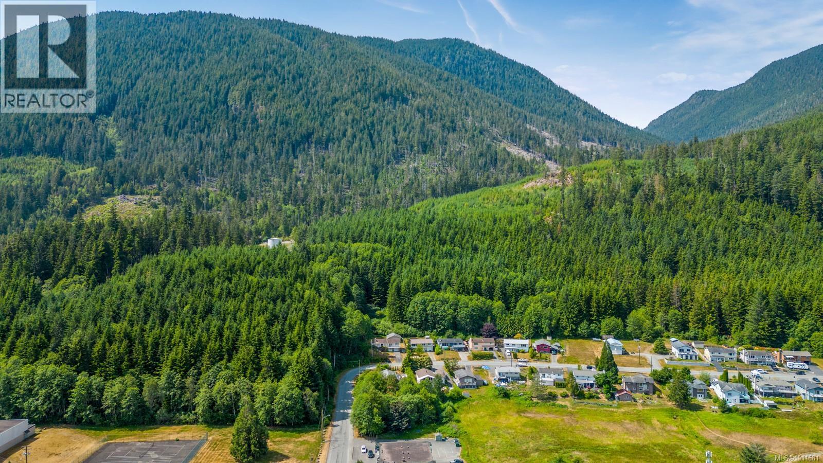 581 Macmillan Dr, Sayward, British Columbia  V0P 1R0 - Photo 14 - 1011681