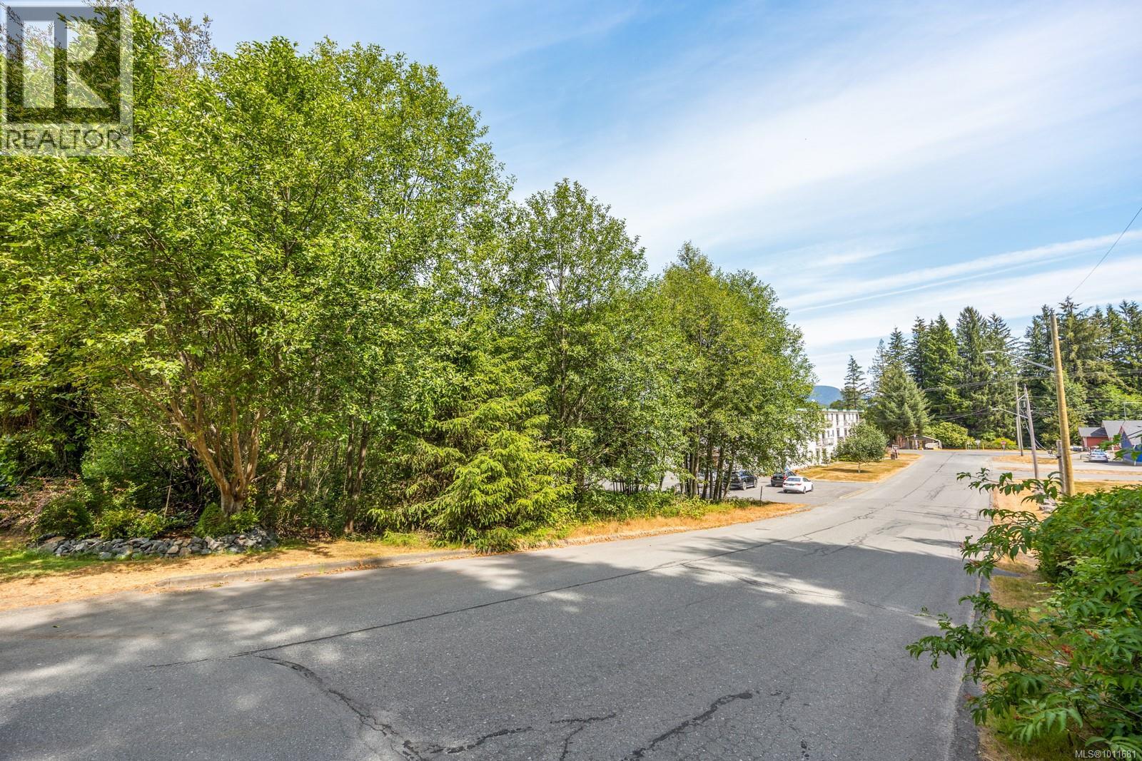 581 Macmillan Dr, Sayward, British Columbia  V0P 1R0 - Photo 2 - 1011681