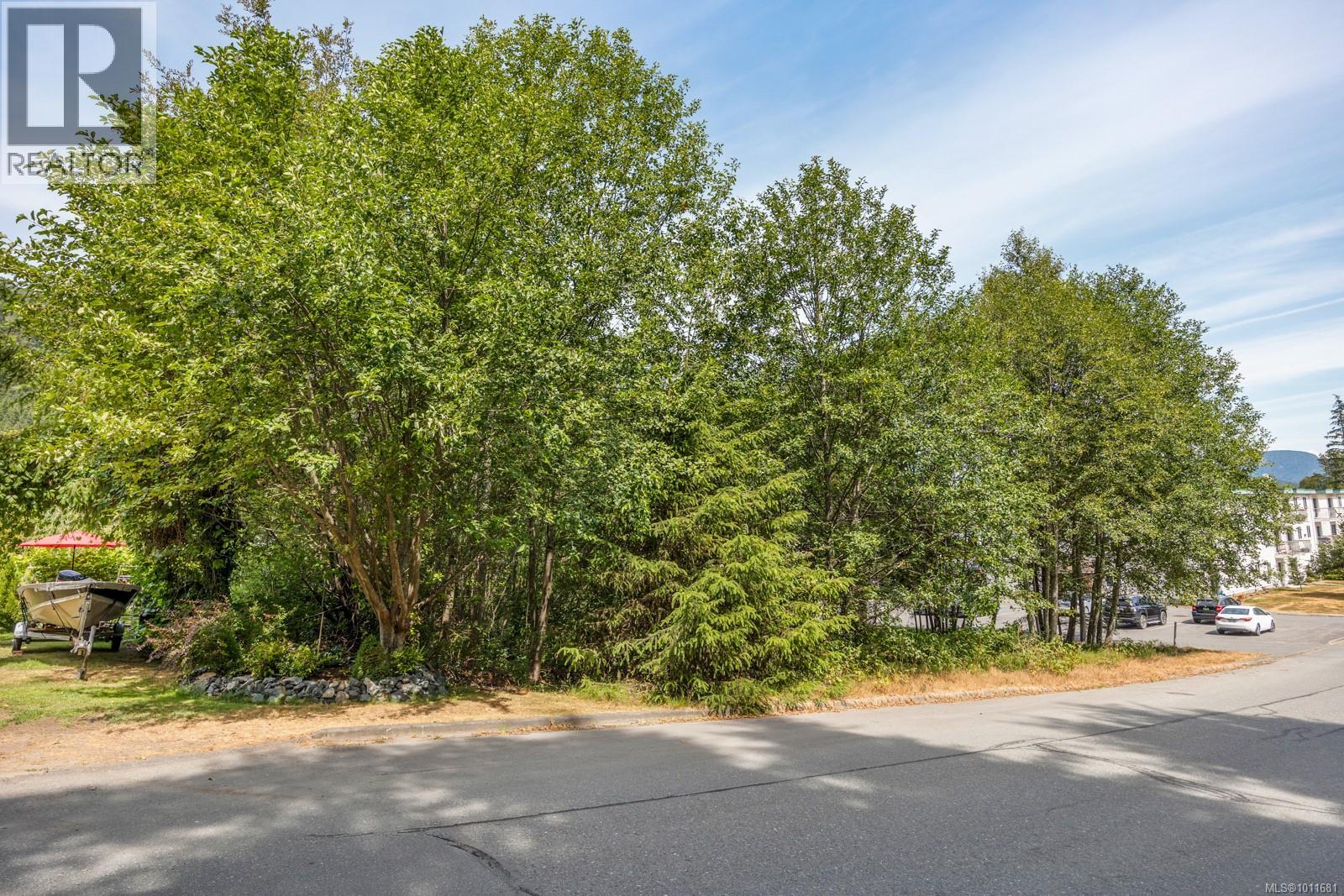 581 Macmillan Dr, Sayward, British Columbia  V0P 1R0 - Photo 4 - 1011681