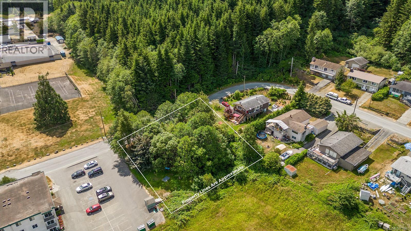 581 Macmillan Dr, Sayward, British Columbia  V0P 1R0 - Photo 6 - 1011681