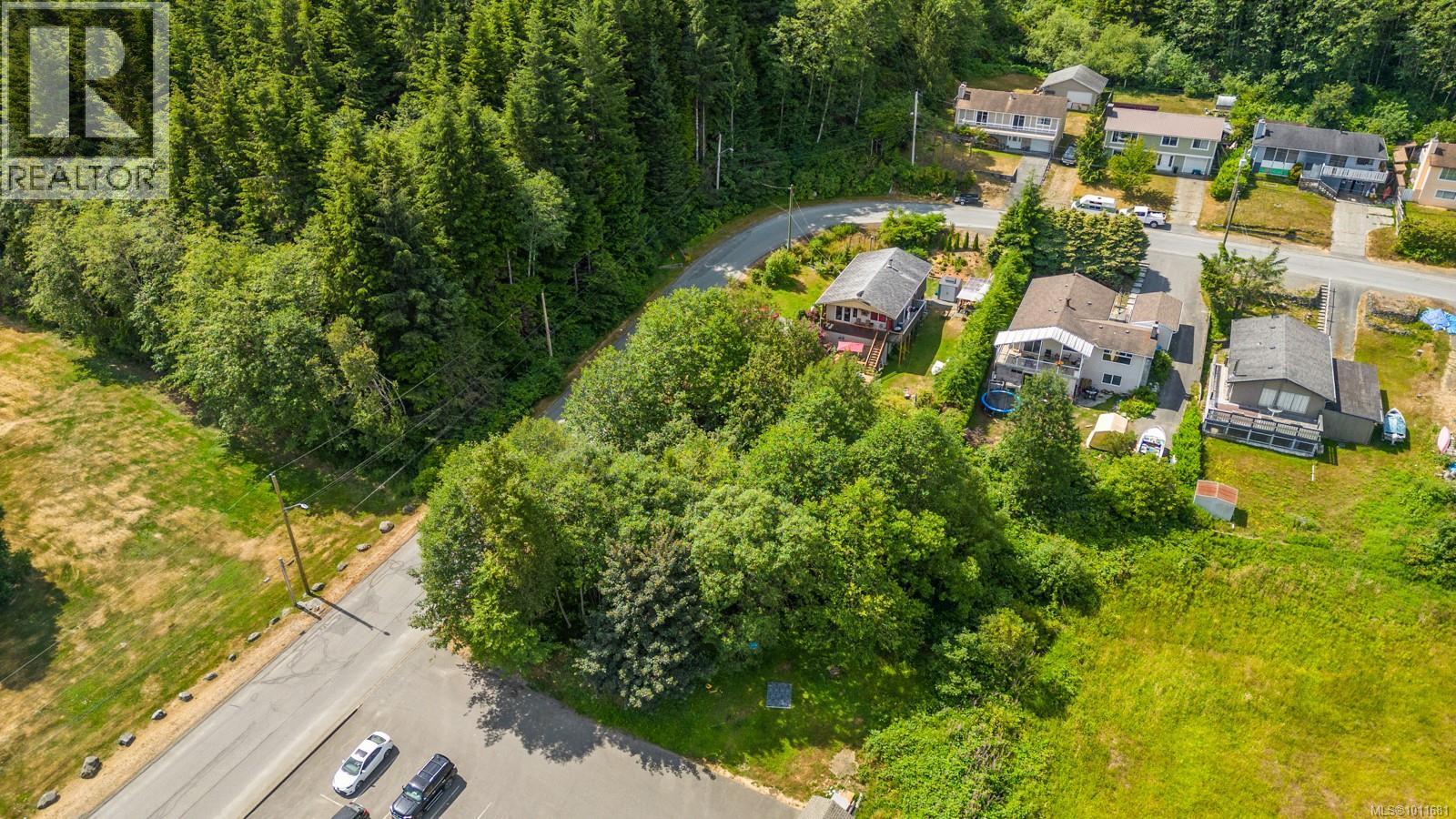 581 Macmillan Dr, Sayward, British Columbia  V0P 1R0 - Photo 8 - 1011681