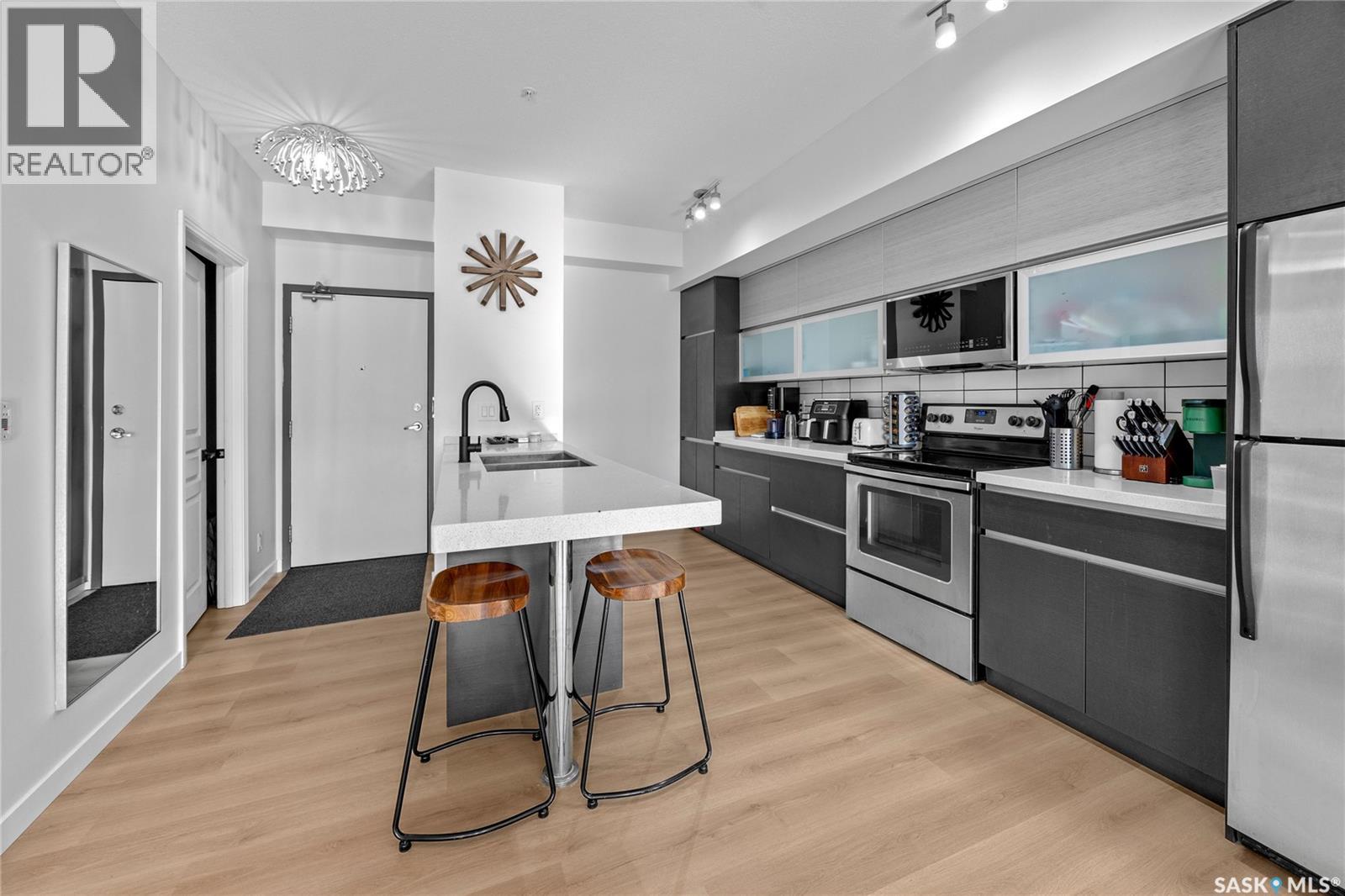 Property at 120 225 Maningas BEND image 2