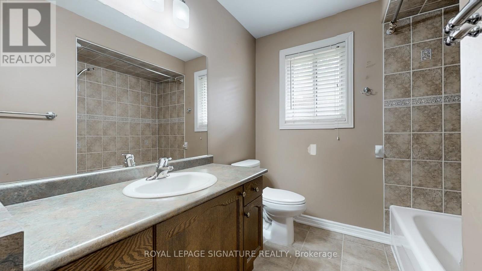 61 Buchanan Drive, New Tecumseth, Ontario  L6R 0A1 - Photo 37 - N12356239