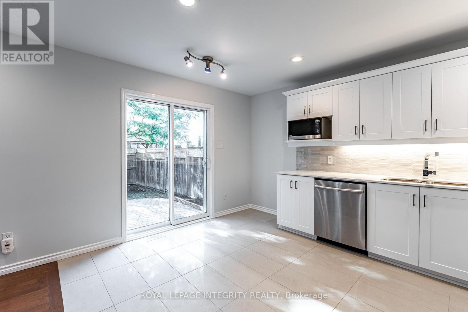 71 Appledale Drive, Ottawa, Ontario  K2J 4W6 - Photo 21 - X12356247