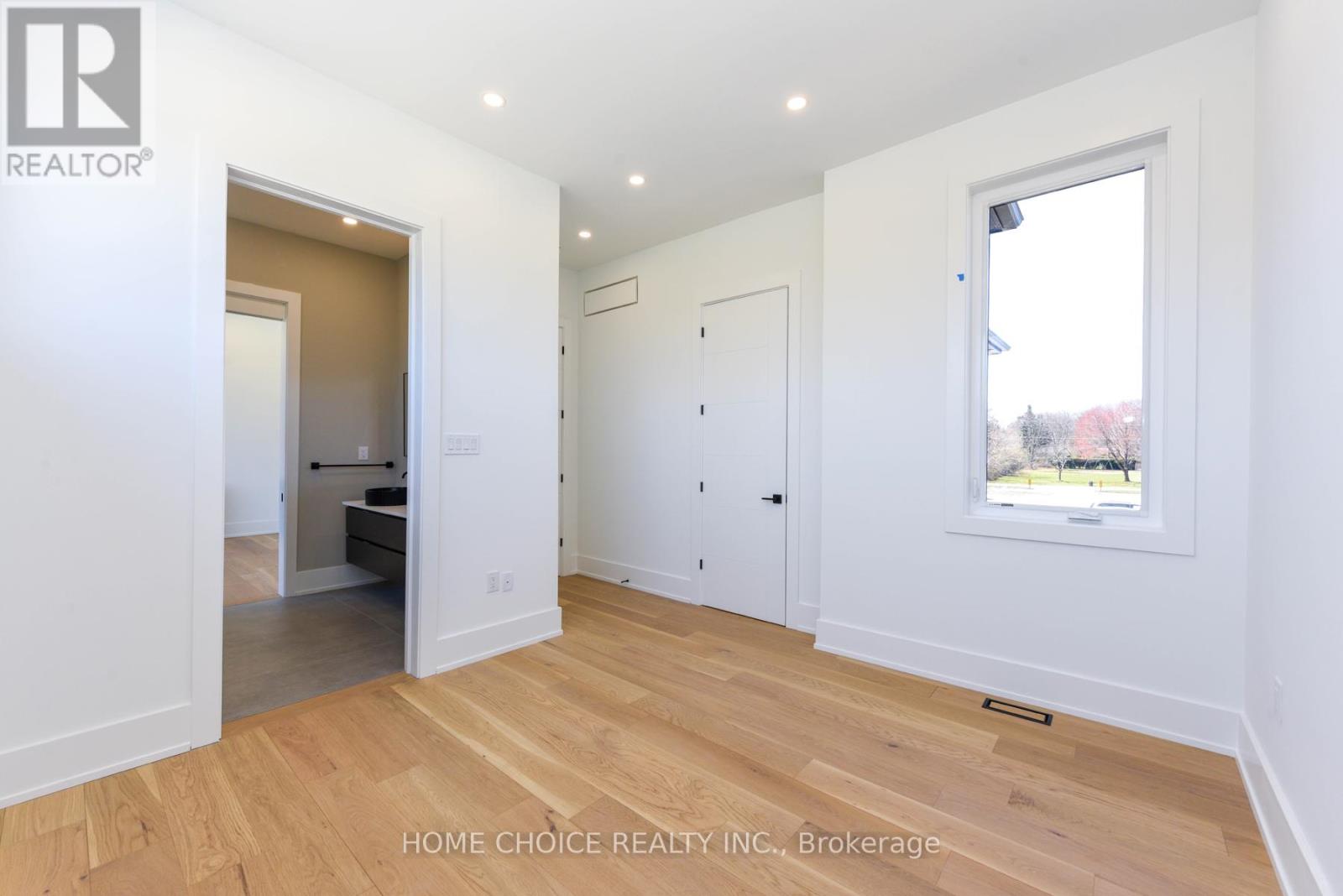 310 Tuck Drive, Burlington, Ontario  L7L 2R1 - Photo 27 - W12356275