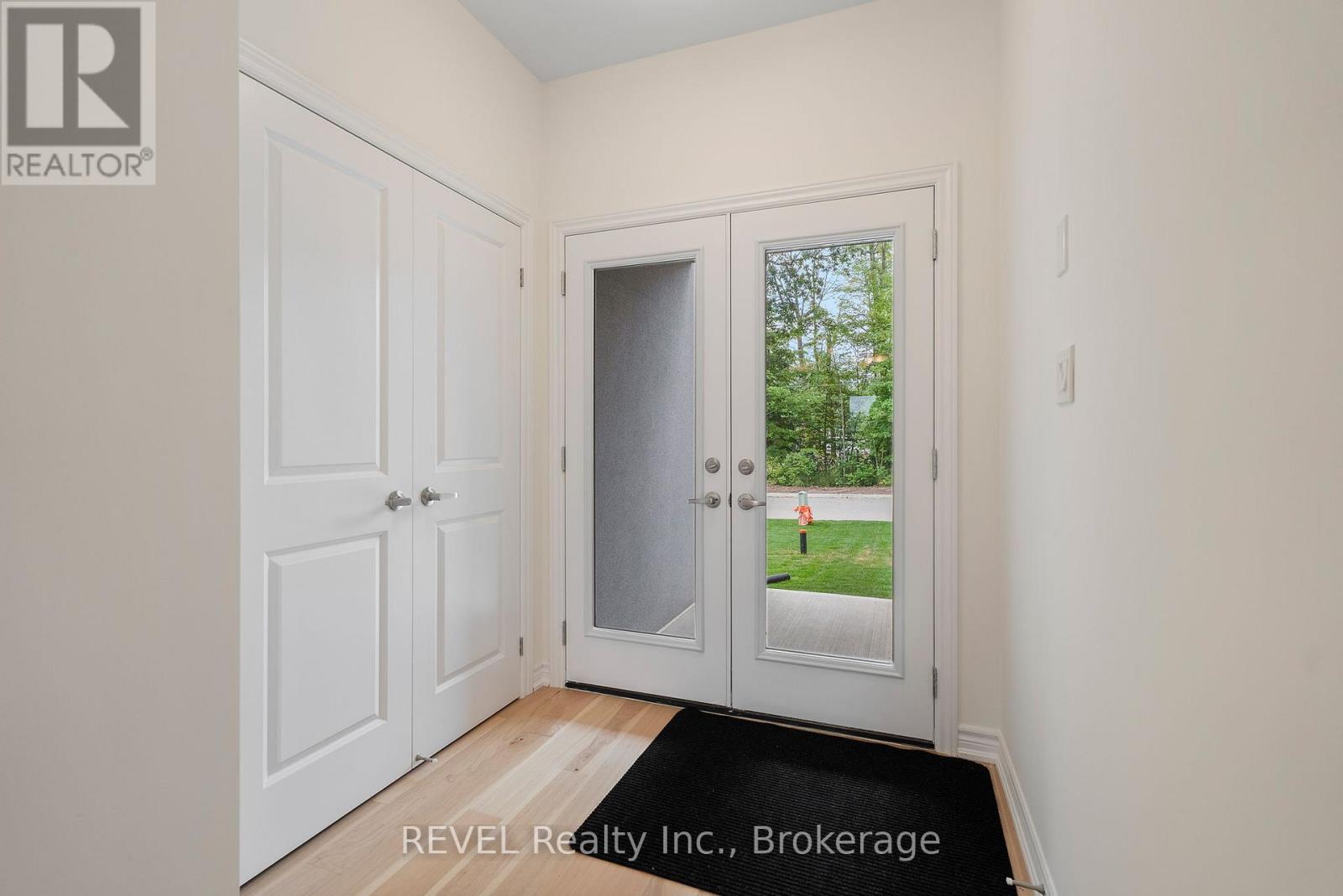 3286 Parker Avenue, Fort Erie, Ontario  L0S 1N0 - Photo 4 - X12356325
