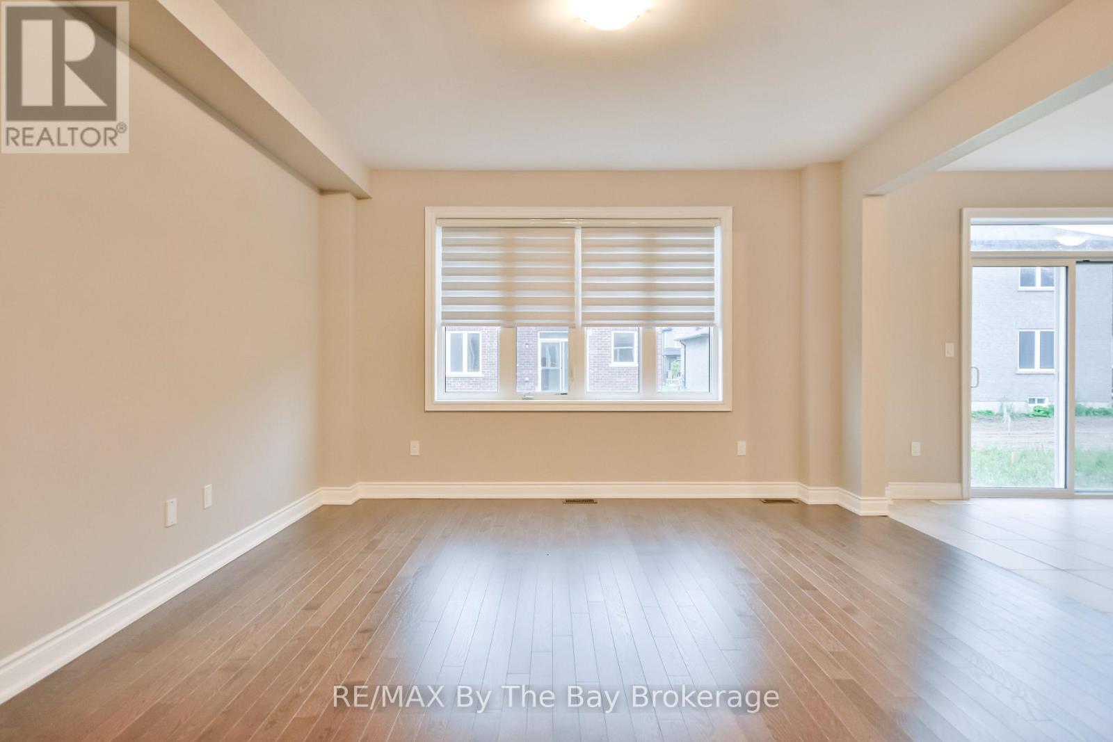 21 Amber Drive, Wasaga Beach, Ontario  L9Z 0R9 - Photo 10 - S12356333