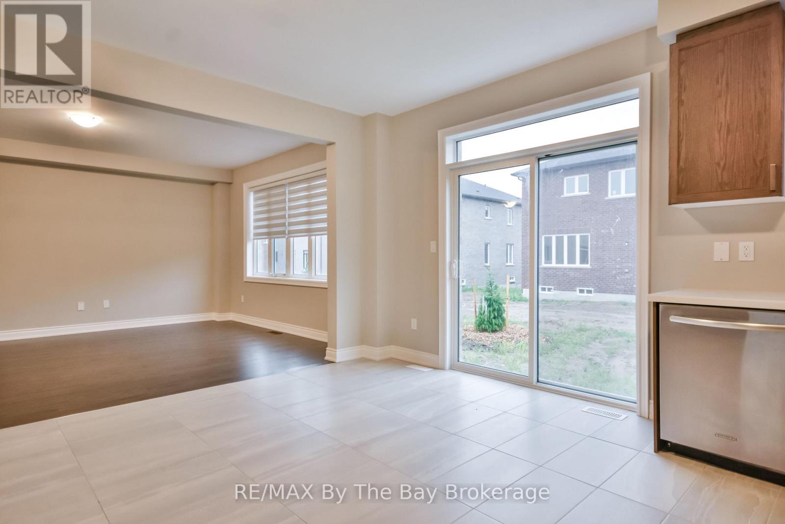 21 Amber Drive, Wasaga Beach, Ontario  L9Z 0R9 - Photo 18 - S12356333