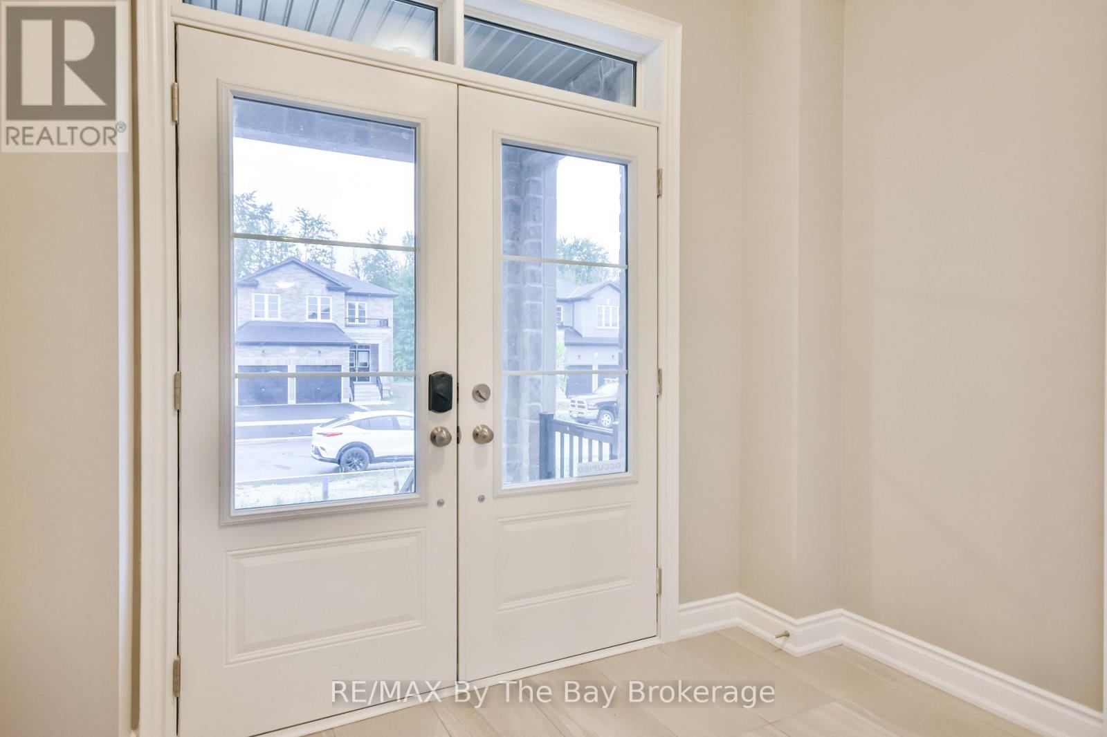 21 Amber Drive, Wasaga Beach, Ontario  L9Z 0R9 - Photo 3 - S12356333