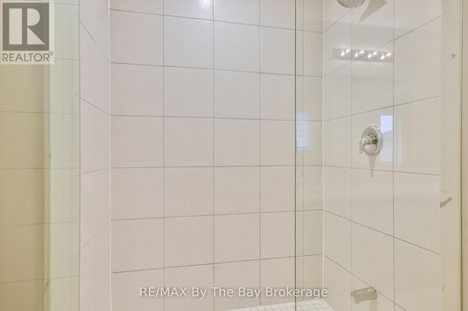 21 Amber Drive, Wasaga Beach, Ontario  L9Z 0R9 - Photo 43 - S12356333