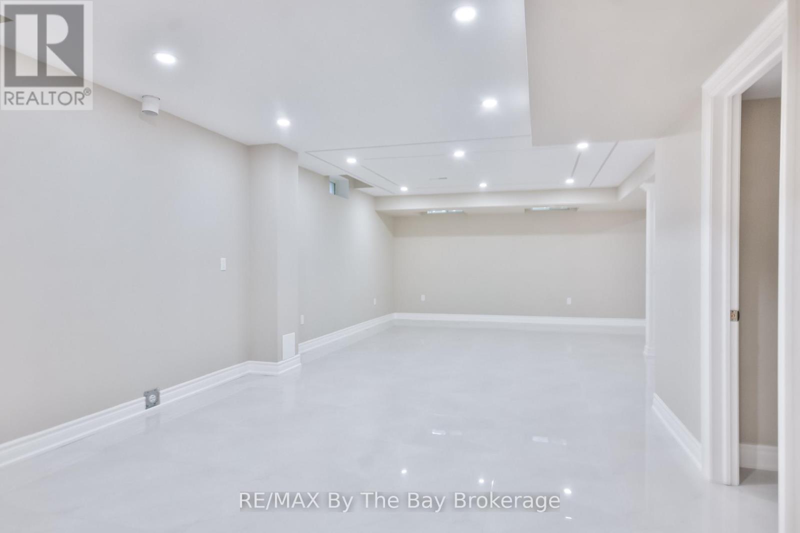 21 Amber Drive, Wasaga Beach, Ontario  L9Z 0R9 - Photo 49 - S12356333