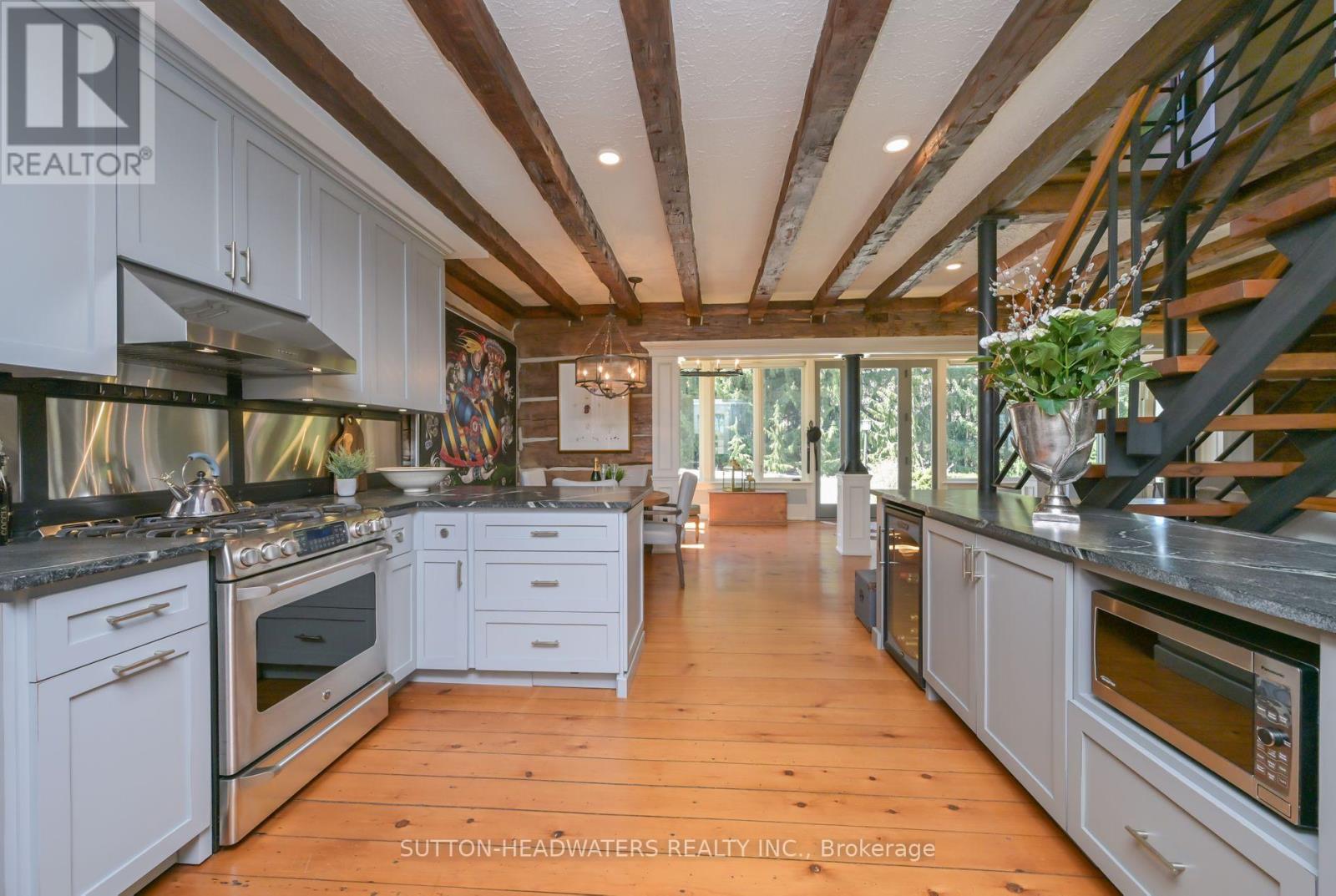 4075 The Grange Side Road E, Caledon, Ontario  L7C 0G2 - Photo 12 - W12356331