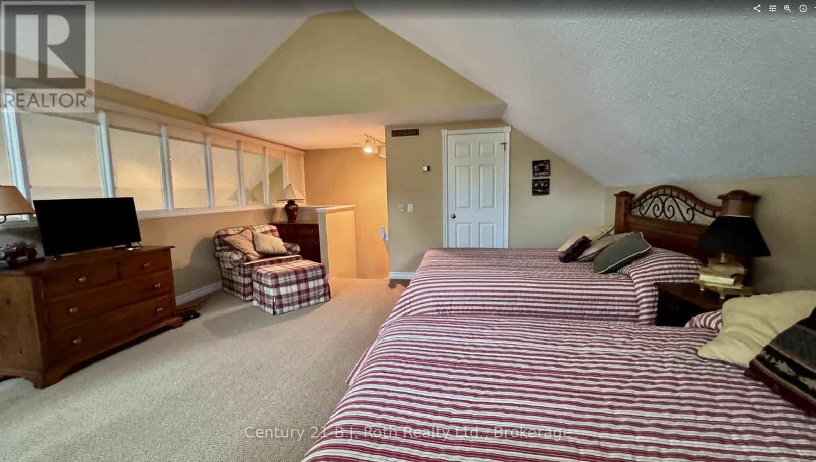 431 Grandview Hilltop Drive, Huntsville, Ontario  P1H 2J5 - Photo 13 - X12356356