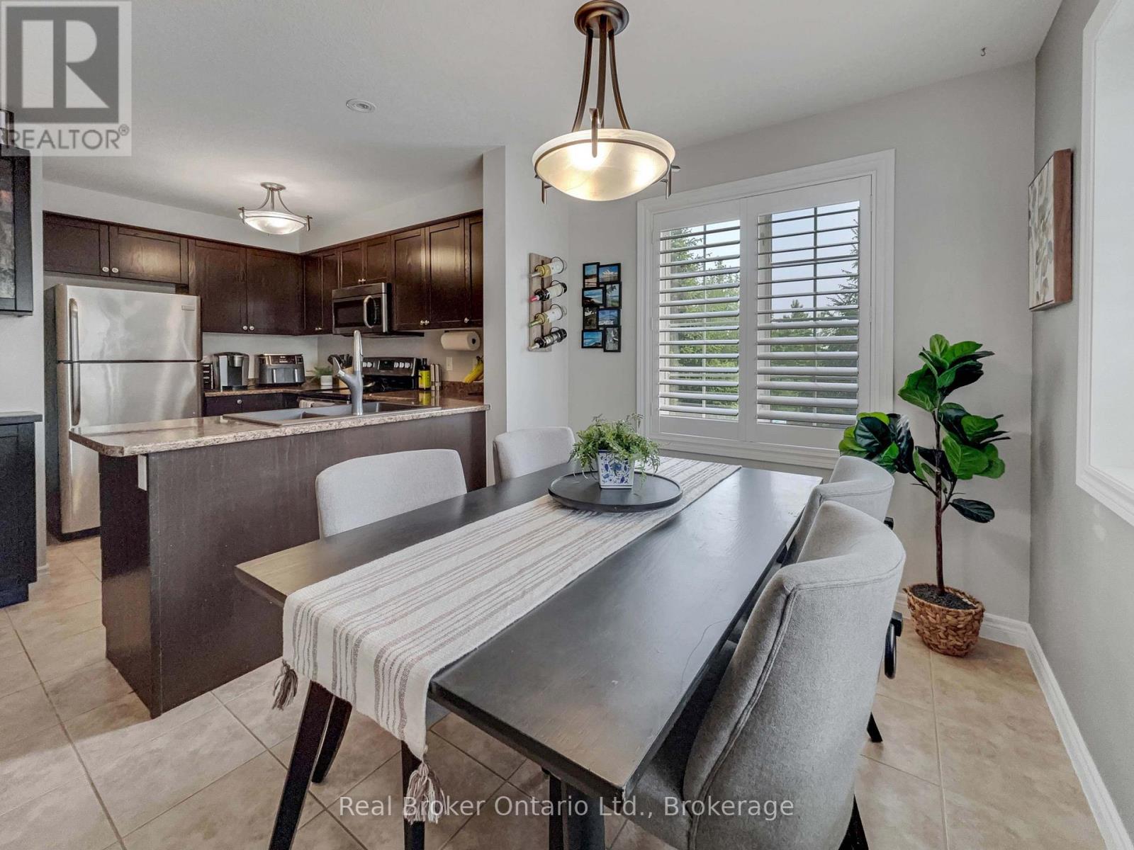 Property at 656B - 656 WOODLAWN ROAD E image 2