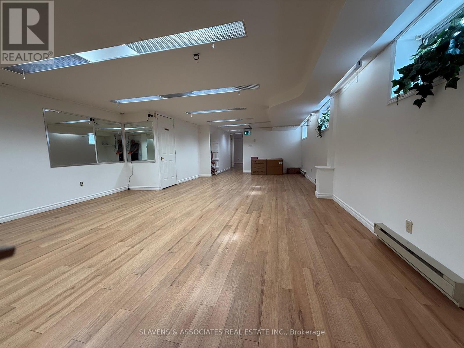 Lower - 368 Melrose Avenue, Toronto, Ontario  M5M 1Z7 - Photo 3 - C12283555