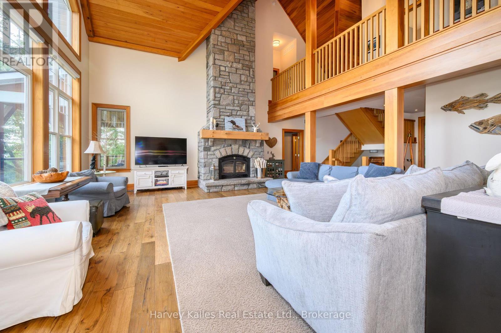 1045 Lakeshore Drive, Gravenhurst, Ontario  P1P 1R2 - Photo 4 - X12261759