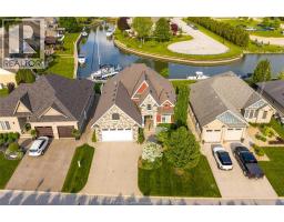 33 Montego Bay Crescent, Kingsville, Ca