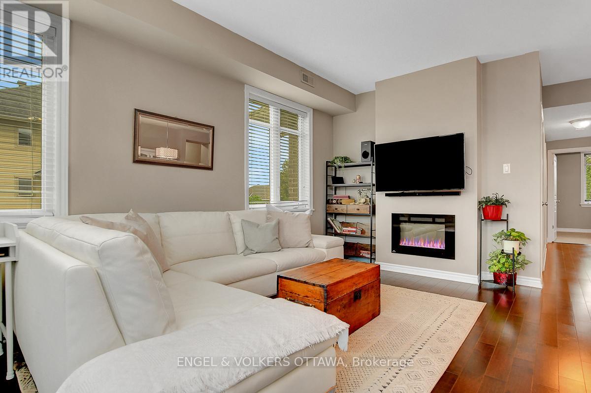 E - 188 Hornchurch Lane, Ottawa, Ontario  K2J 2T3 - Photo 11 - X12356378