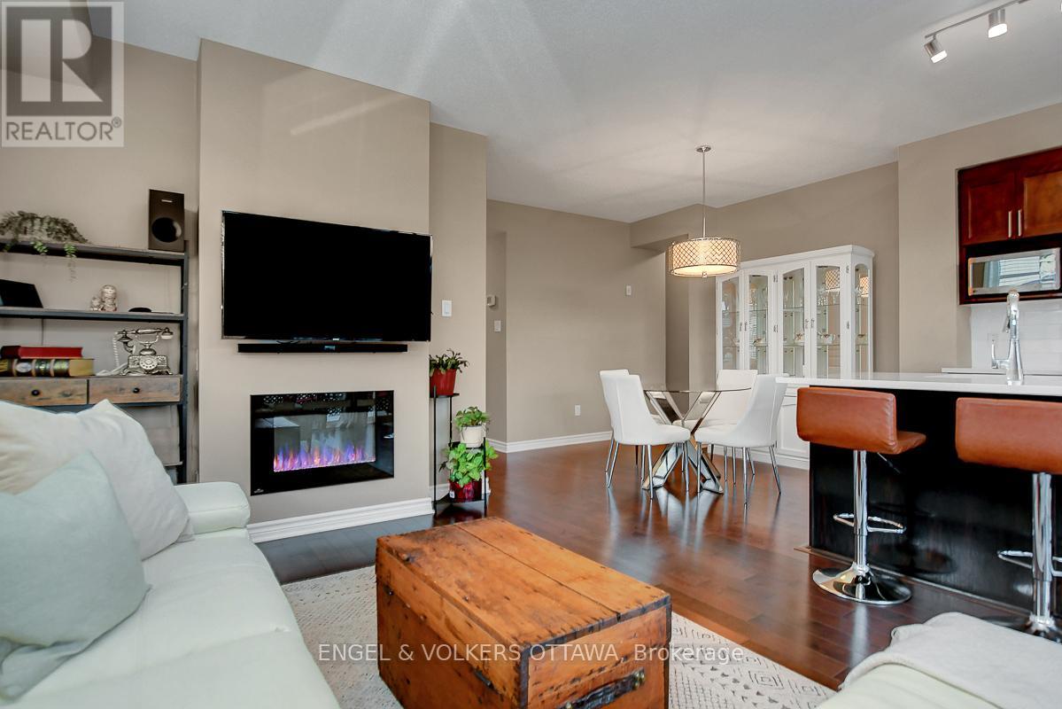 E - 188 Hornchurch Lane, Ottawa, Ontario  K2J 2T3 - Photo 12 - X12356378