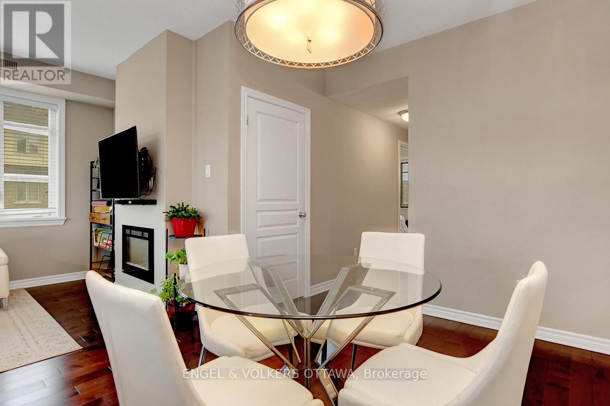E - 188 Hornchurch Lane, Ottawa, Ontario  K2J 2T3 - Photo 6 - X12356378