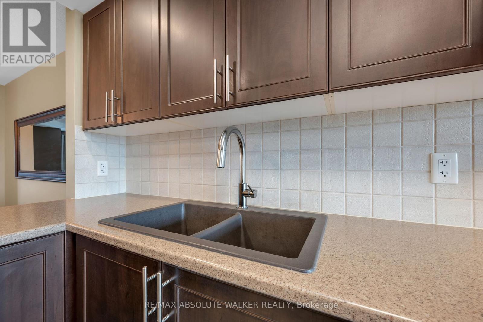 102 Brentmore Private, Ottawa, Ontario  K4A 0B7 - Photo 14 - X12356400