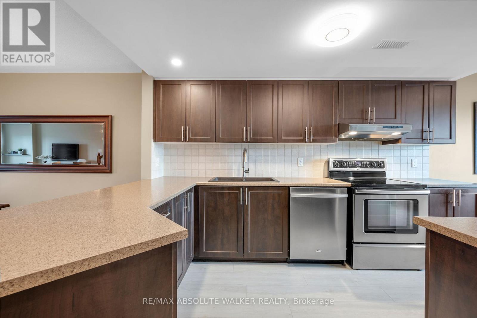 102 Brentmore Private, Ottawa, Ontario  K4A 0B7 - Photo 16 - X12356400
