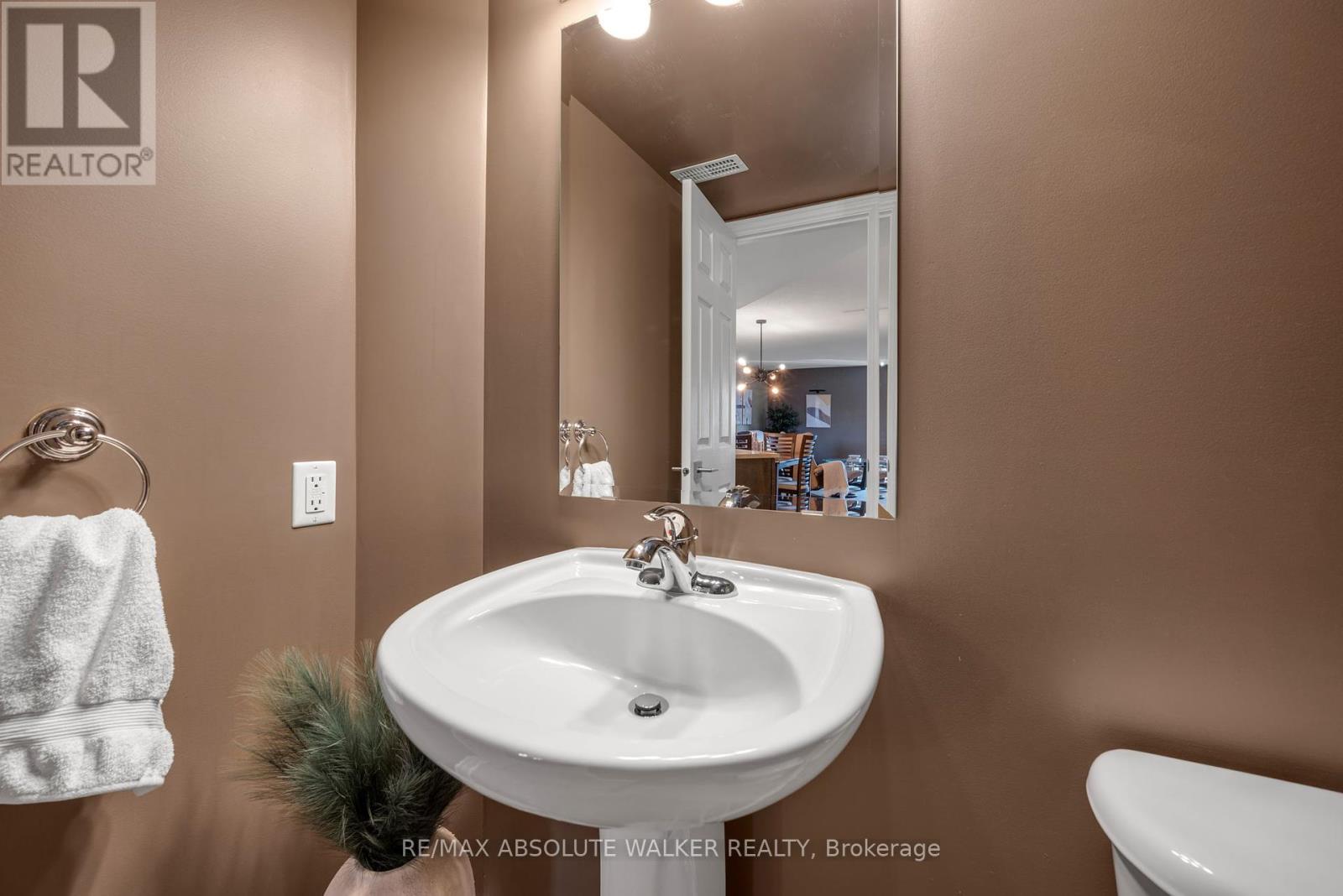 102 Brentmore Private, Ottawa, Ontario  K4A 0B7 - Photo 26 - X12356400