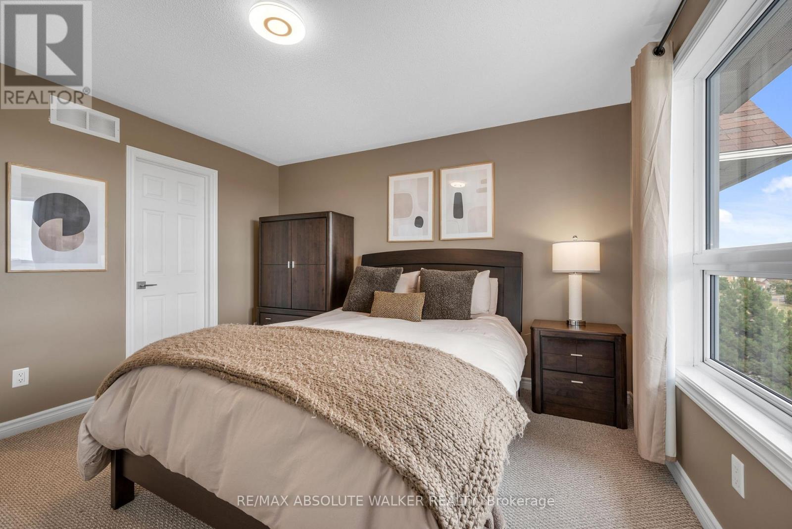 102 Brentmore Private, Ottawa, Ontario  K4A 0B7 - Photo 34 - X12356400