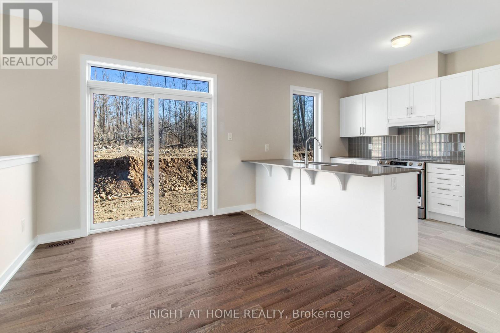 376 Appalachian Circle, Ottawa, Ontario  K2J 6X3 - Photo 11 - X12356345