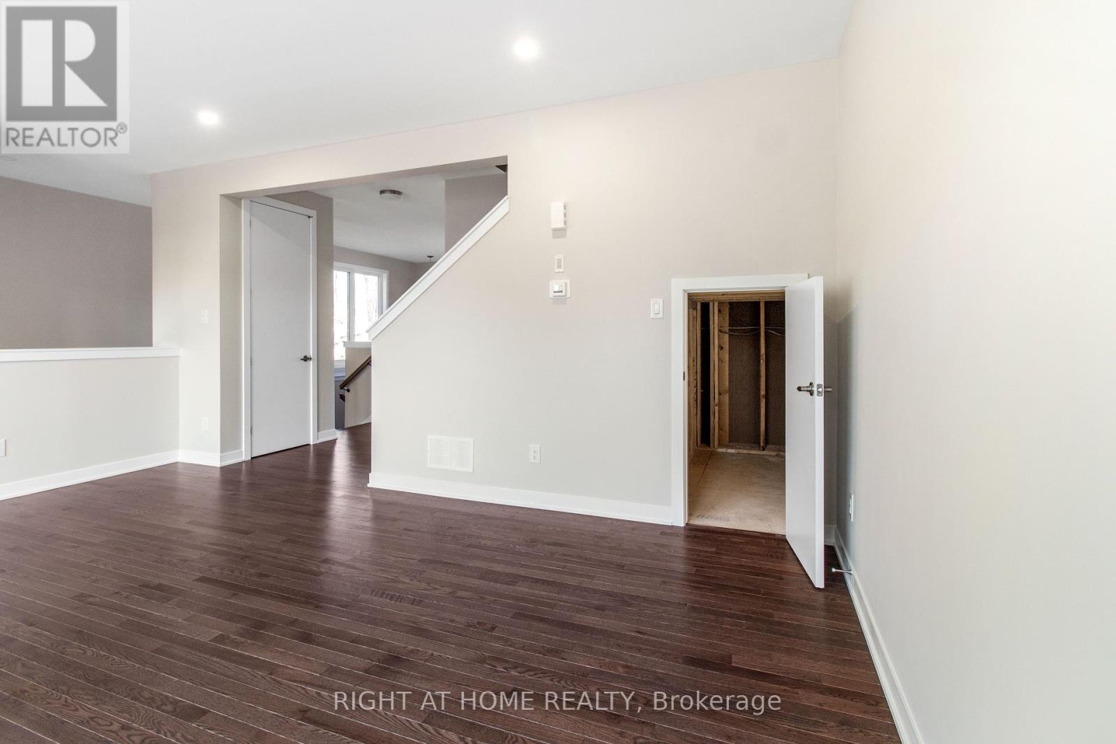 376 Appalachian Circle, Ottawa, Ontario  K2J 6X3 - Photo 34 - X12356345