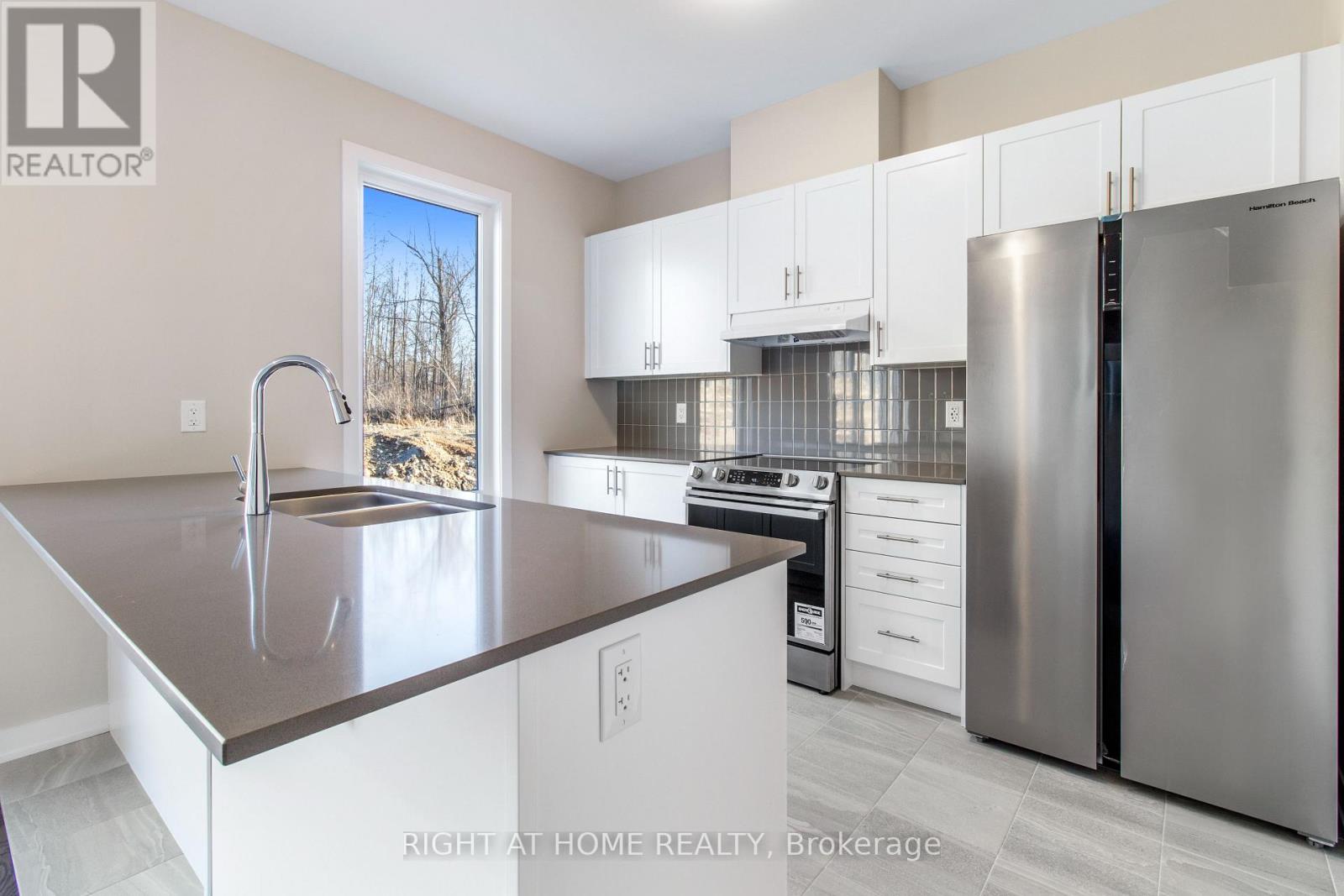 376 Appalachian Circle, Ottawa, Ontario  K2J 6X3 - Photo 35 - X12356345