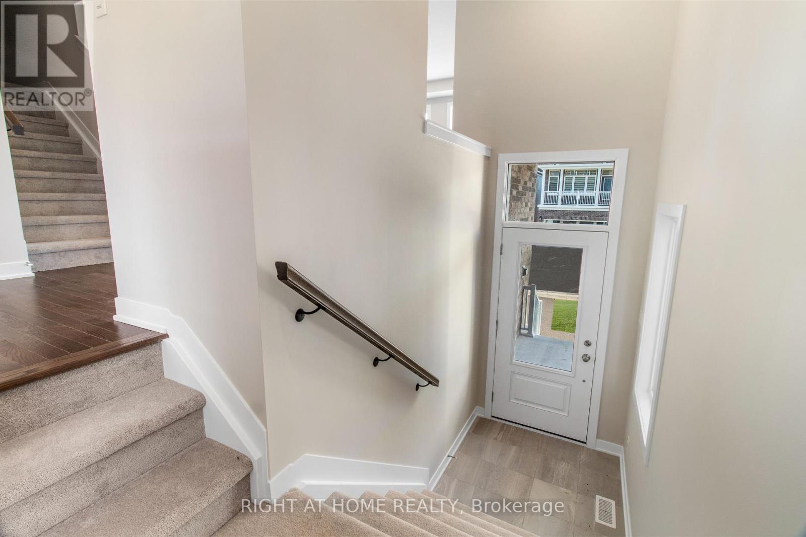 376 Appalachian Circle, Ottawa, Ontario  K2J 6X3 - Photo 9 - X12356345
