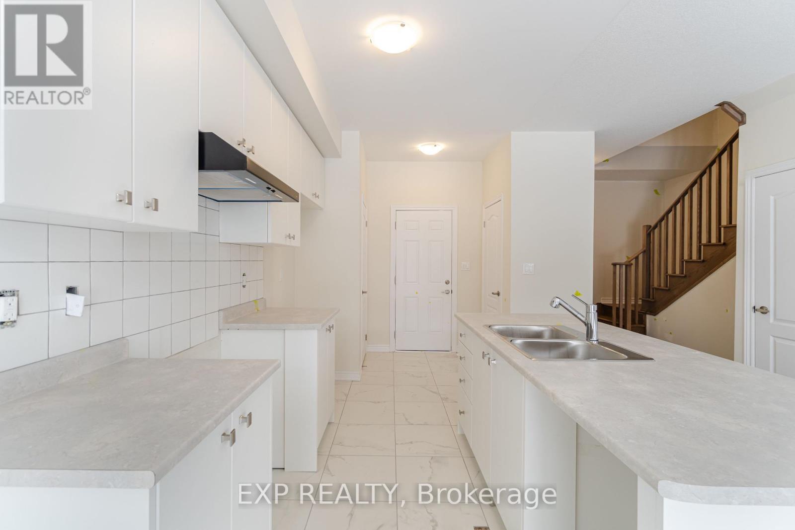 41 Ever Sweet Way, Thorold, Ontario  L2V 0K9 - Photo 10 - X12356350