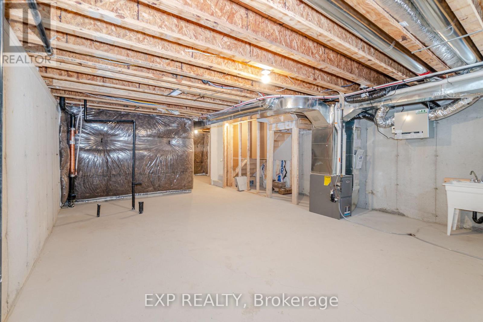 41 Ever Sweet Way, Thorold, Ontario  L2V 0K9 - Photo 34 - X12356350