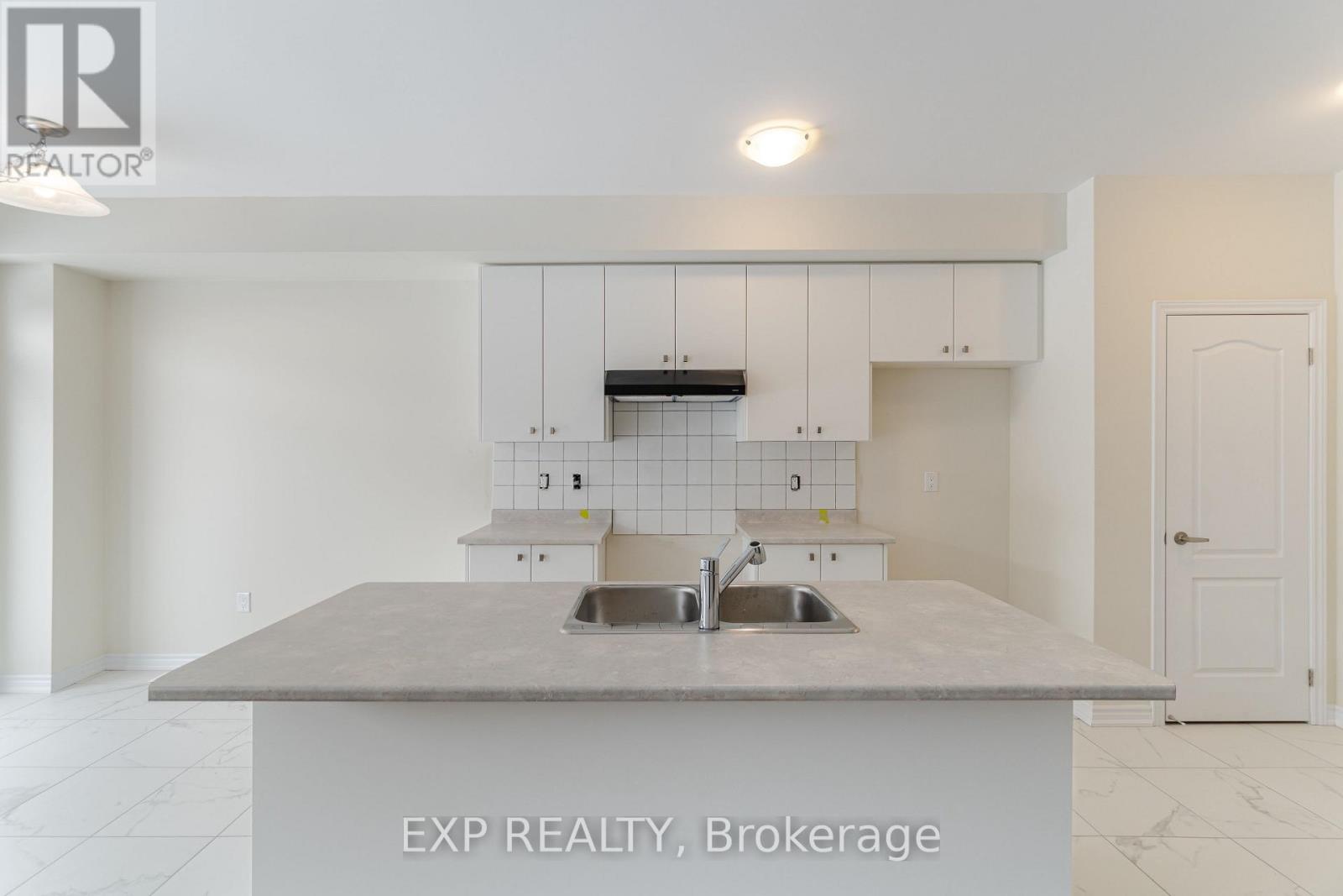 41 Ever Sweet Way, Thorold, Ontario  L2V 0K9 - Photo 8 - X12356350