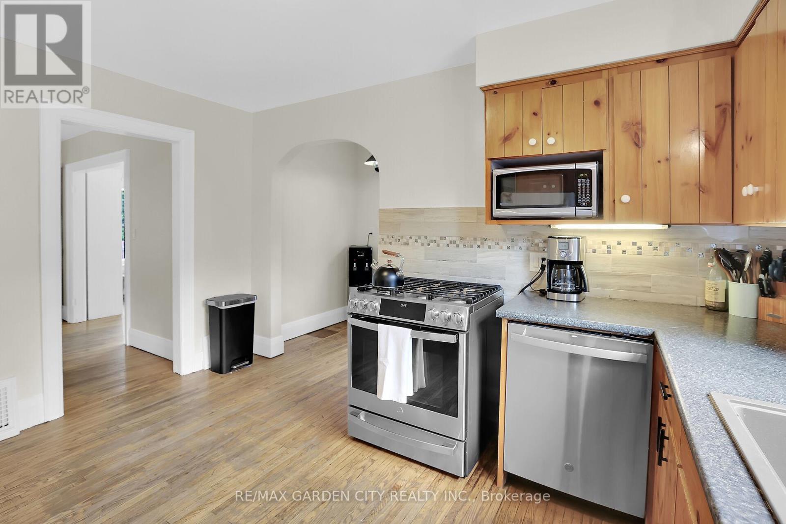 1858 Townline Road, Fort Erie, Ontario  L0S 1S0 - Photo 10 - X12356383