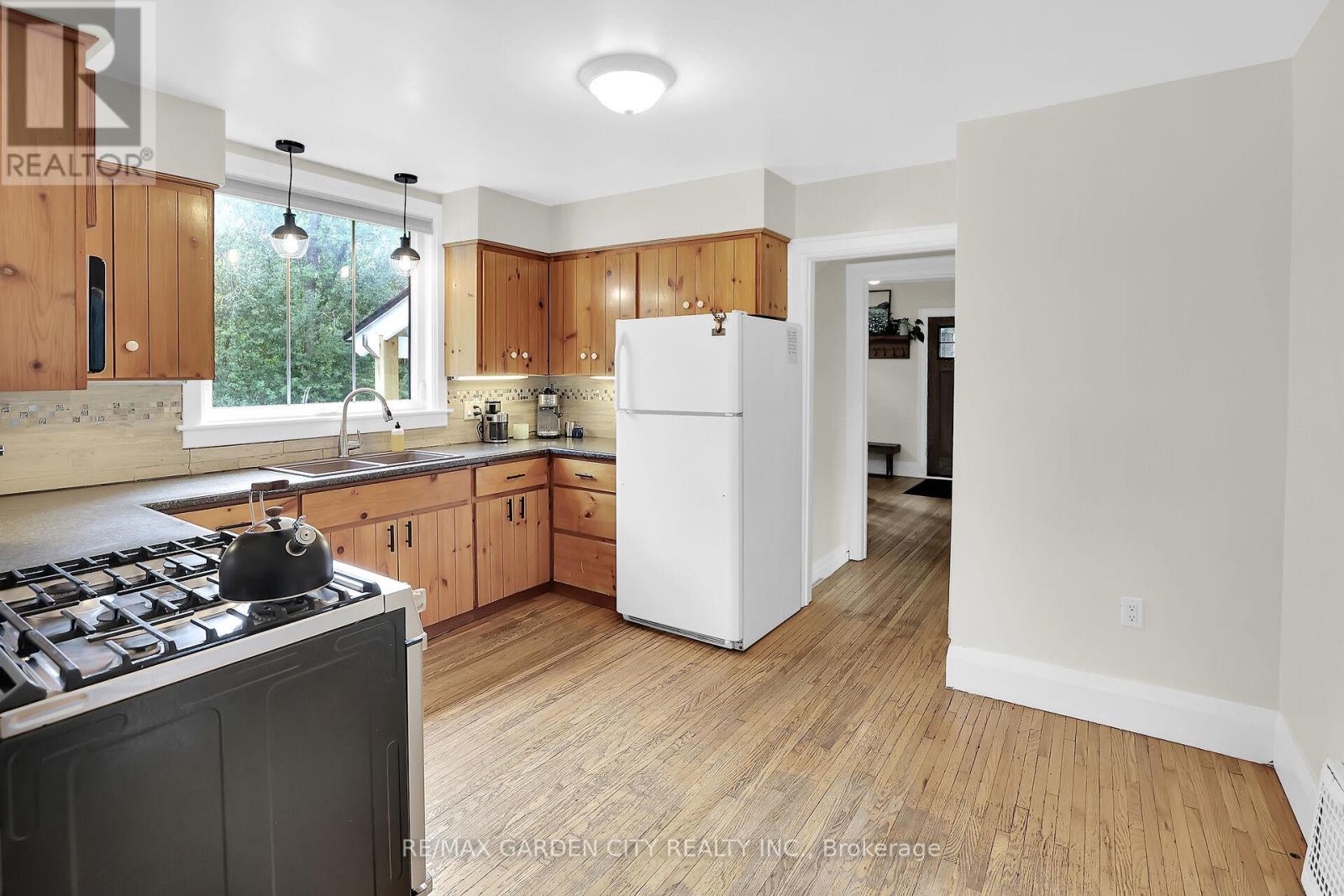 1858 Townline Road, Fort Erie, Ontario  L0S 1S0 - Photo 11 - X12356383