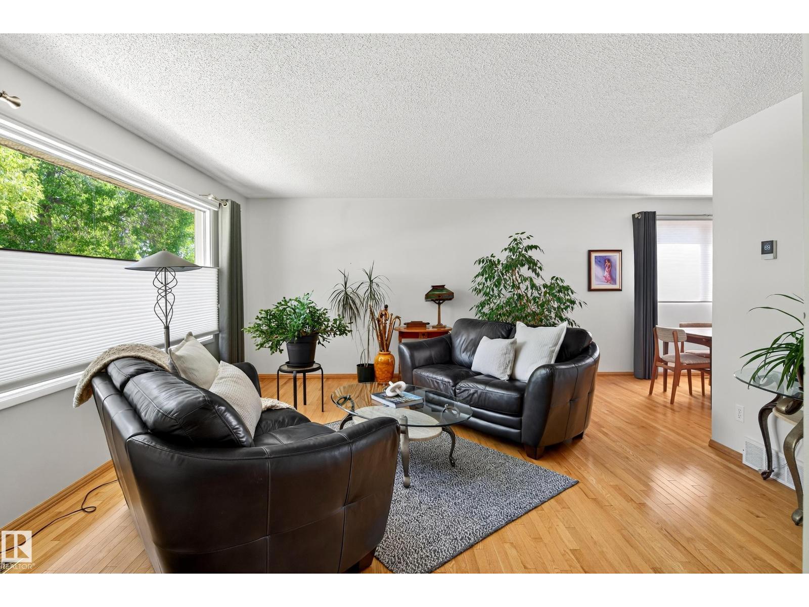 Property at 18 MARCHAND PL image 2