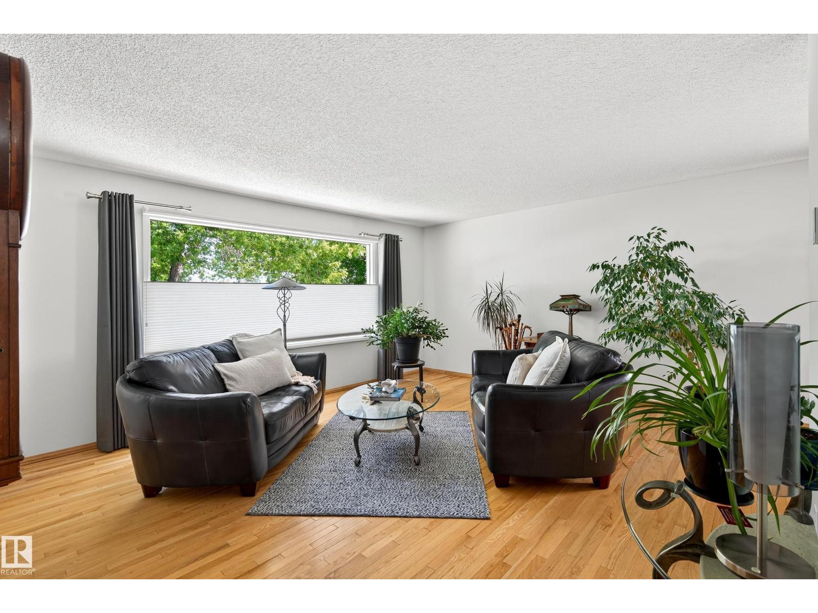 Property at 18 MARCHAND PL image 3