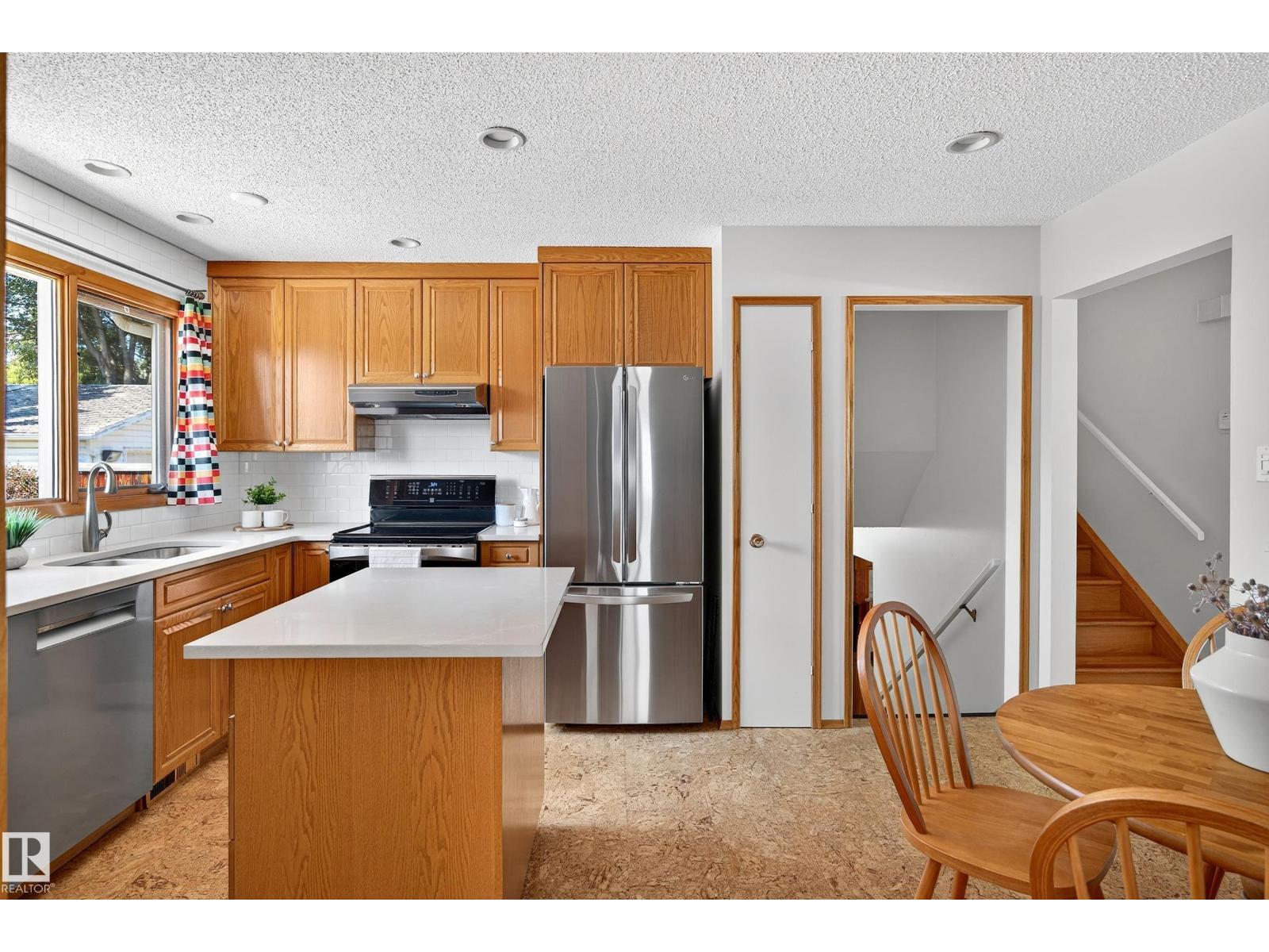Property at 18 MARCHAND PL image 5